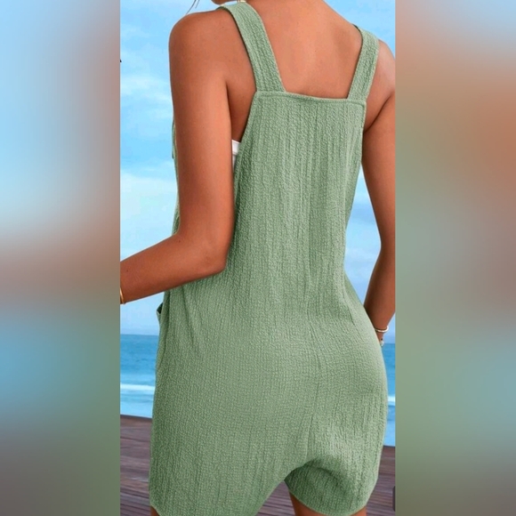 Green Summer Romper With Pockets - Picture 4 of 6